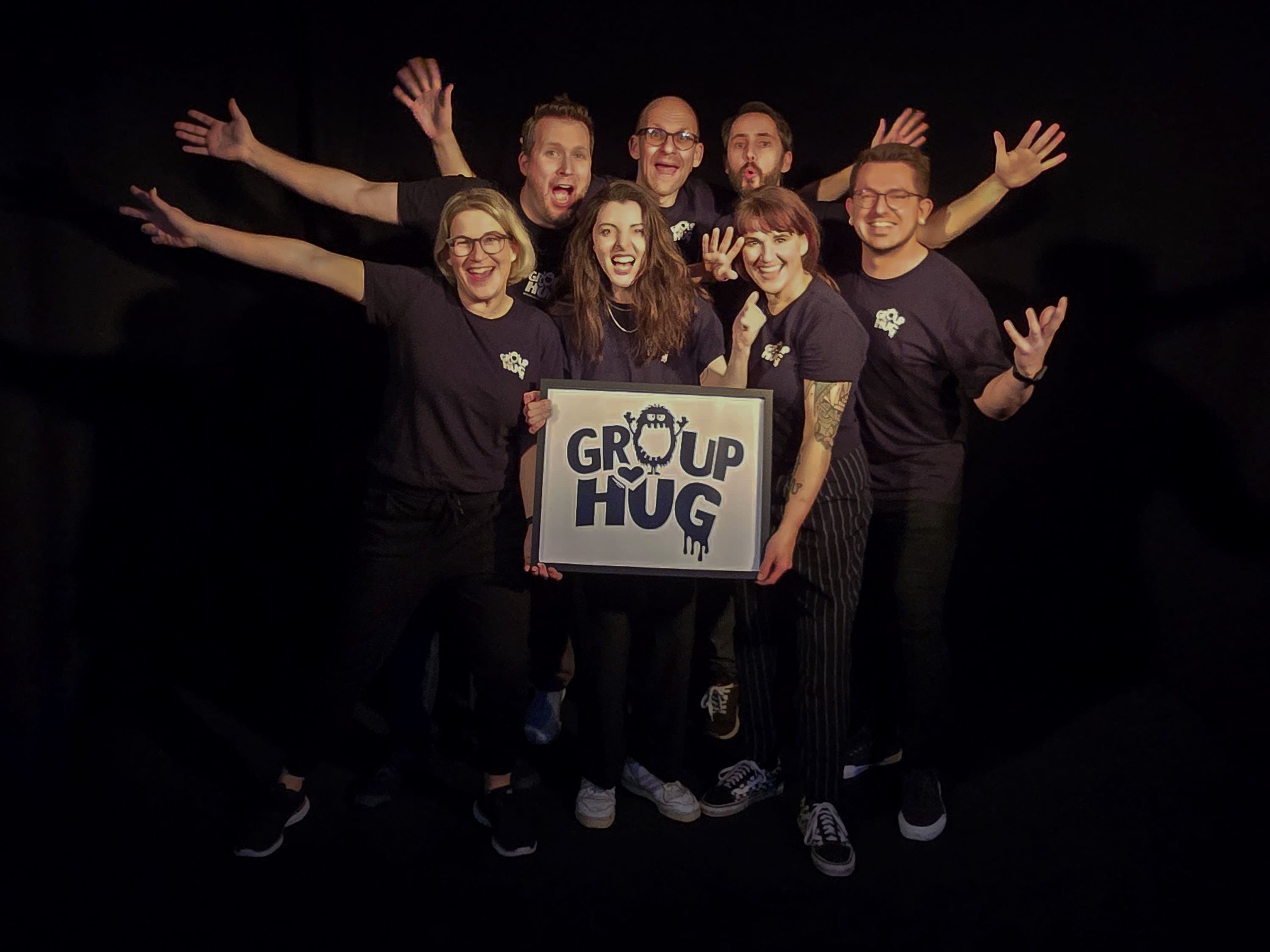 Group Hug Impression 62