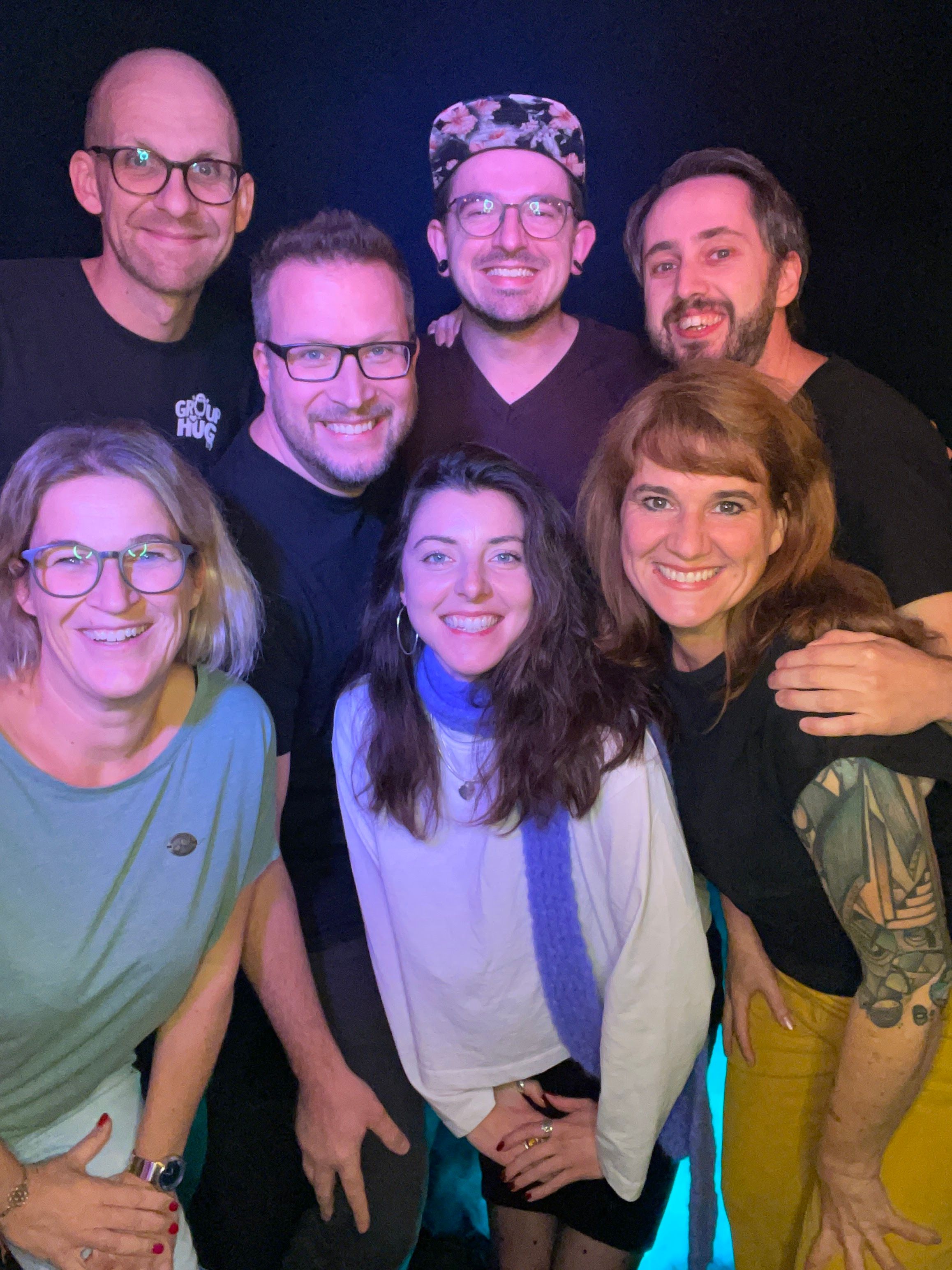 Group Hug Impression 86